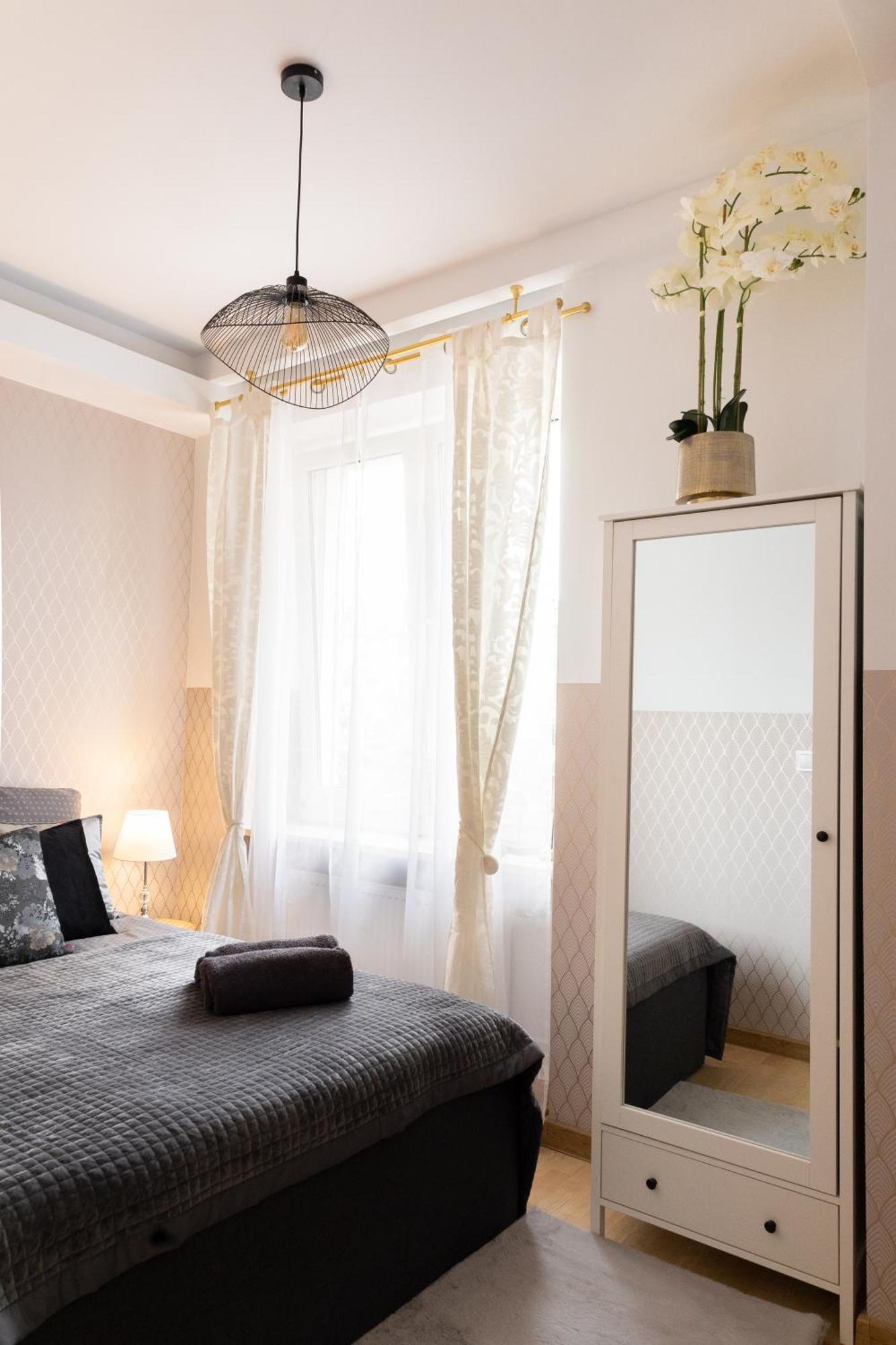 Clicktheflat Szkolna Palace Of Culture Apart Rooms Varşovia Cameră foto